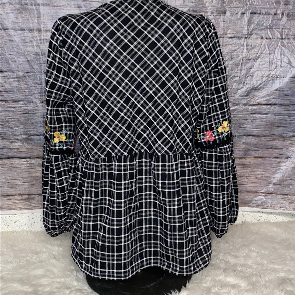Savanna Jane Black & White Plaid Top With Embroidered Flowers - Picture 9 of 11